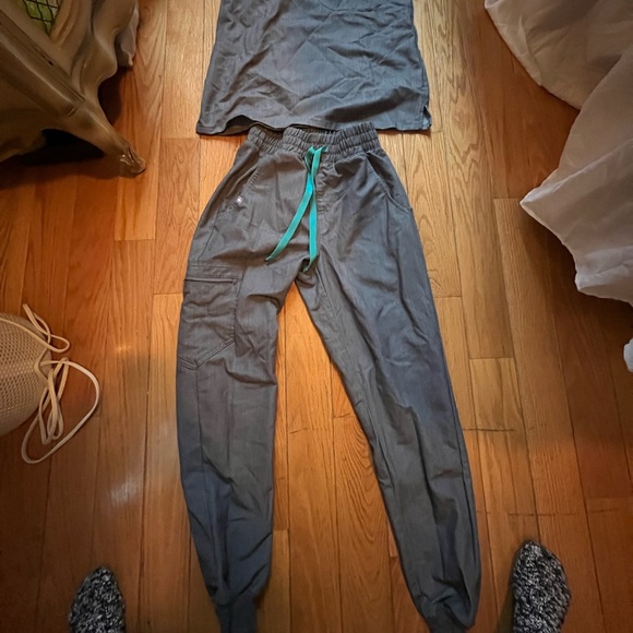 Figs Scrub Set - Picture 5 of 5